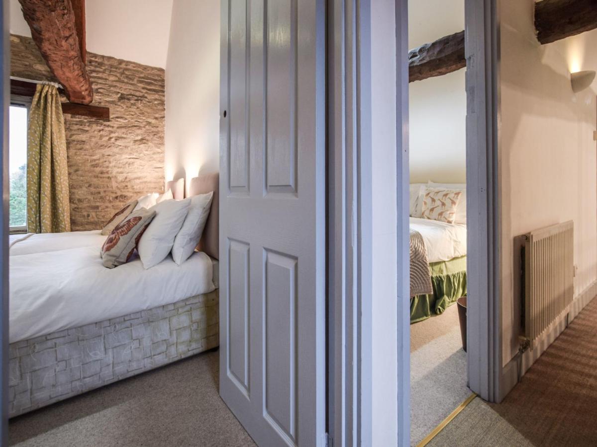 Butts Farm Villa Cirencester Eksteriør billede